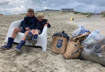 kinderen op het strand