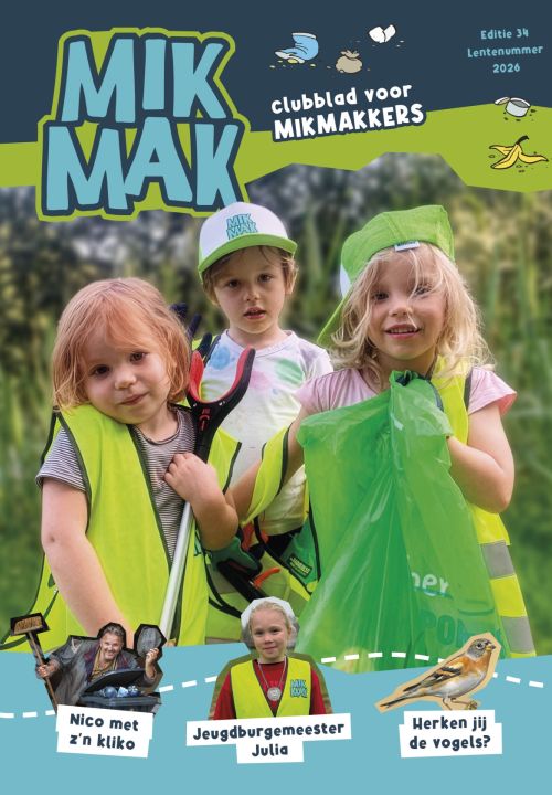 Omslagbeeld van MikMak clubblad, drie kinderen met prikstok en afvalzak